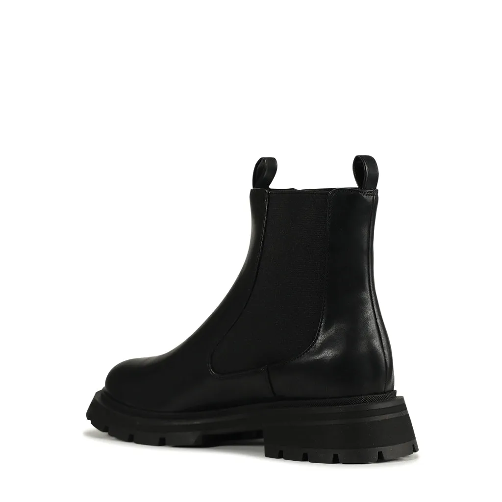 CHEN CHELSEA ANKLE BOOTS