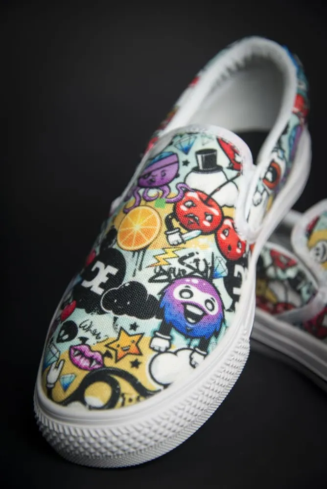 DE Graffiti Print Canvas Ladies Slip On Low-Top