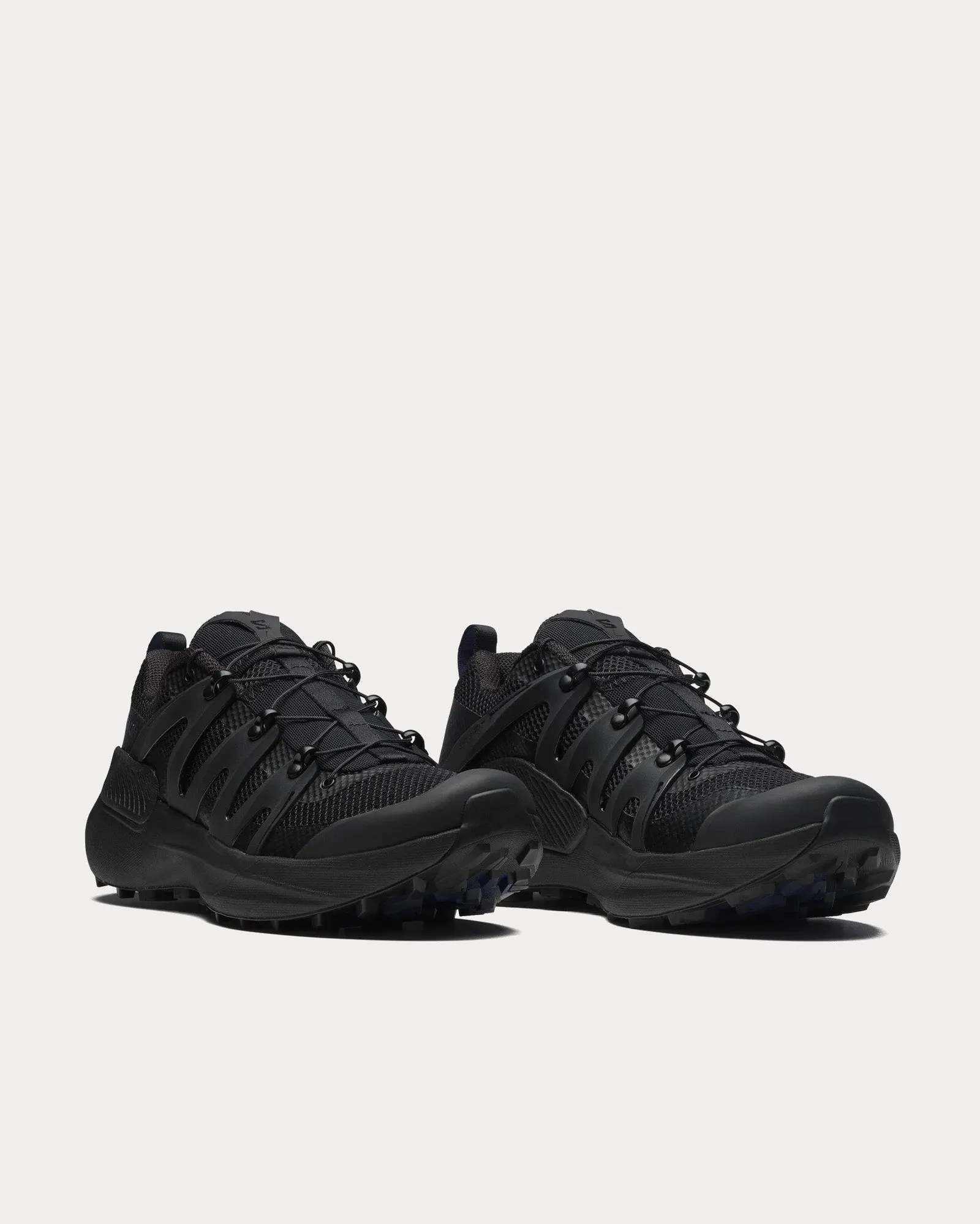 Genesis Advanced Black Low Top Sneakers