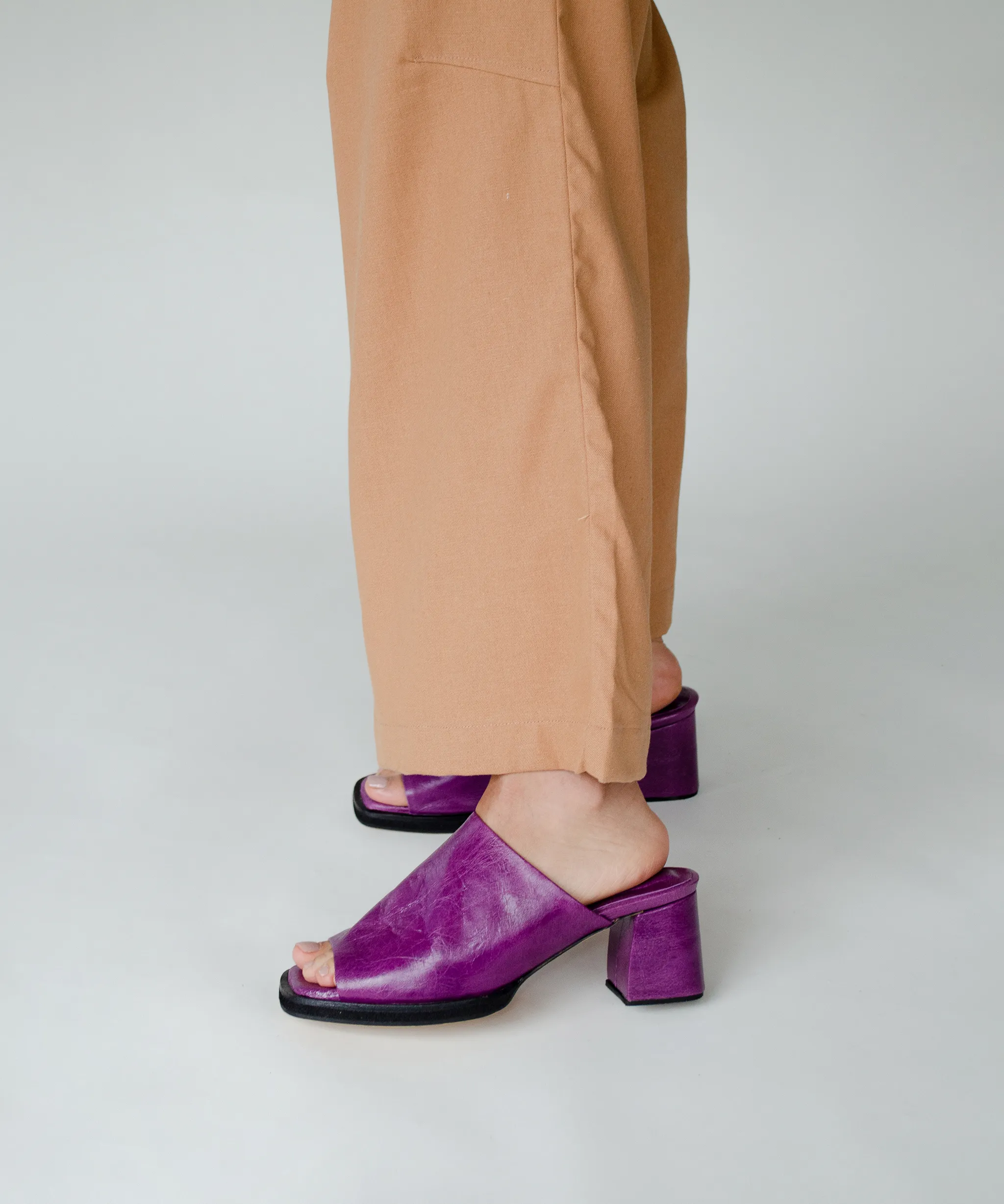 Libra Mule Sandals - Fun Dahlia