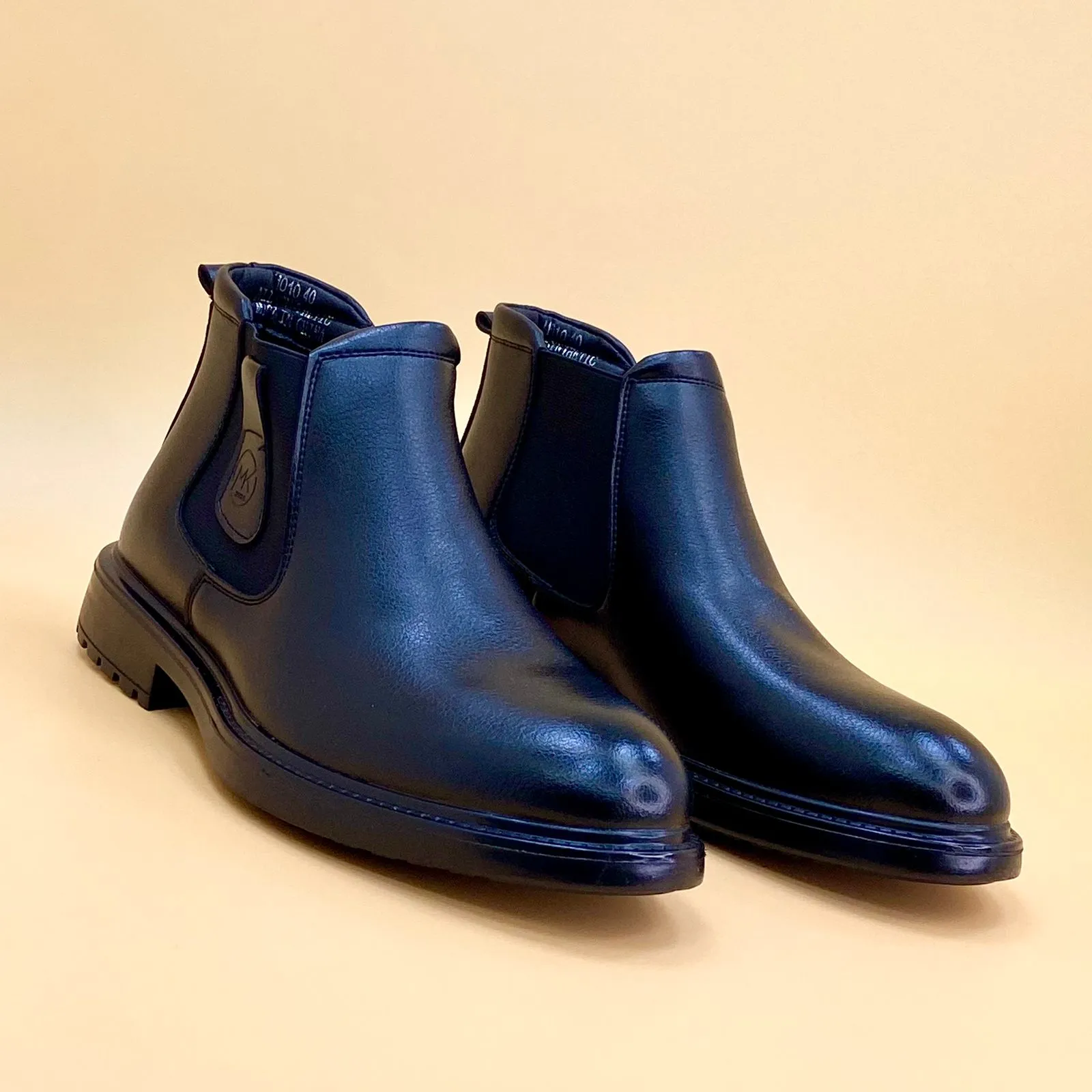 NEW ,  MEN BOOTS  M927 , MADE IN CHINA