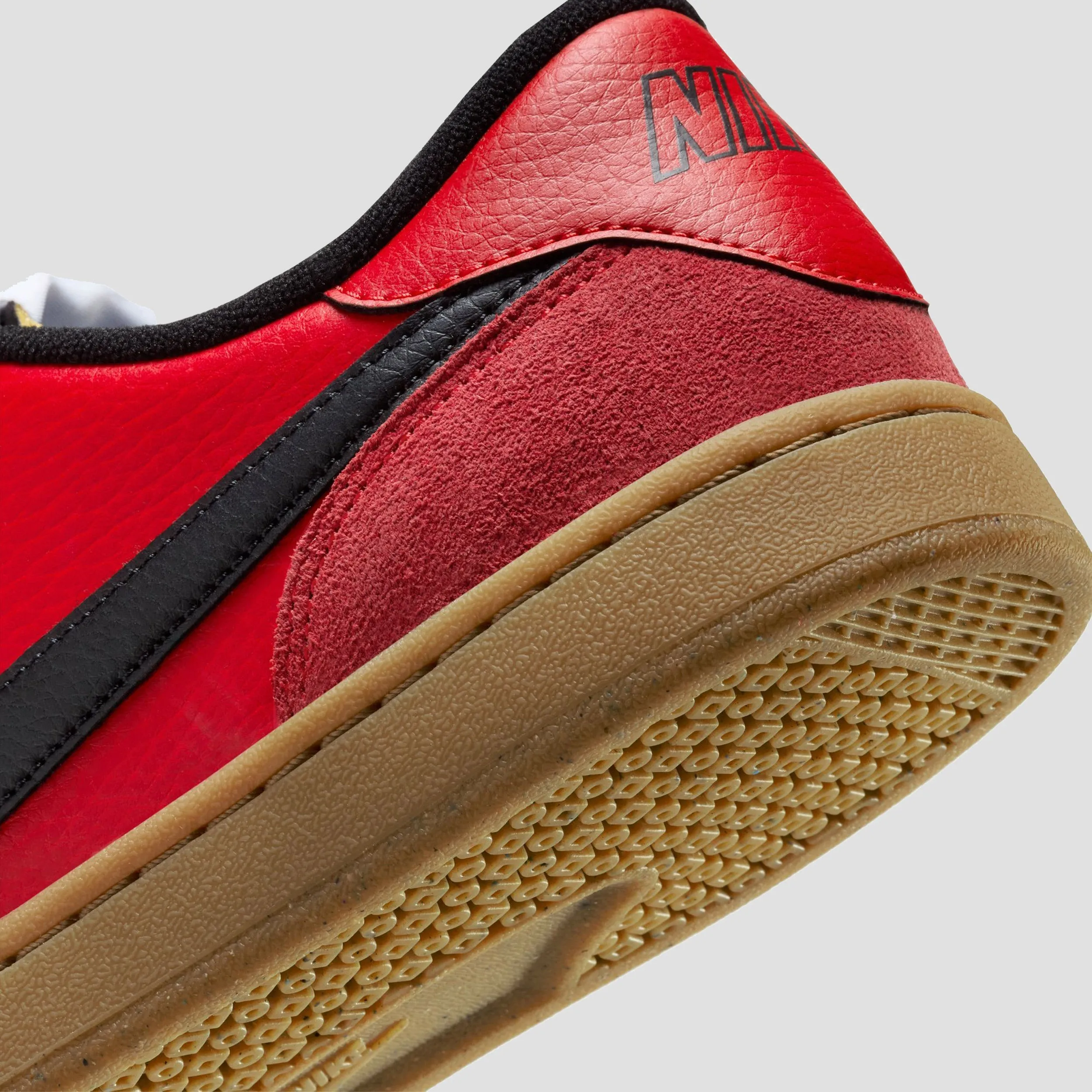 Nike SB FC Classic Skate Shoes University Red / Black - White
