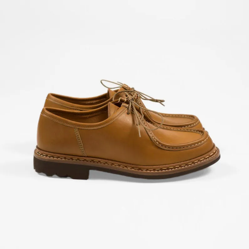 Thuya moccasin toe shoe in chestnut calf, rubber sole