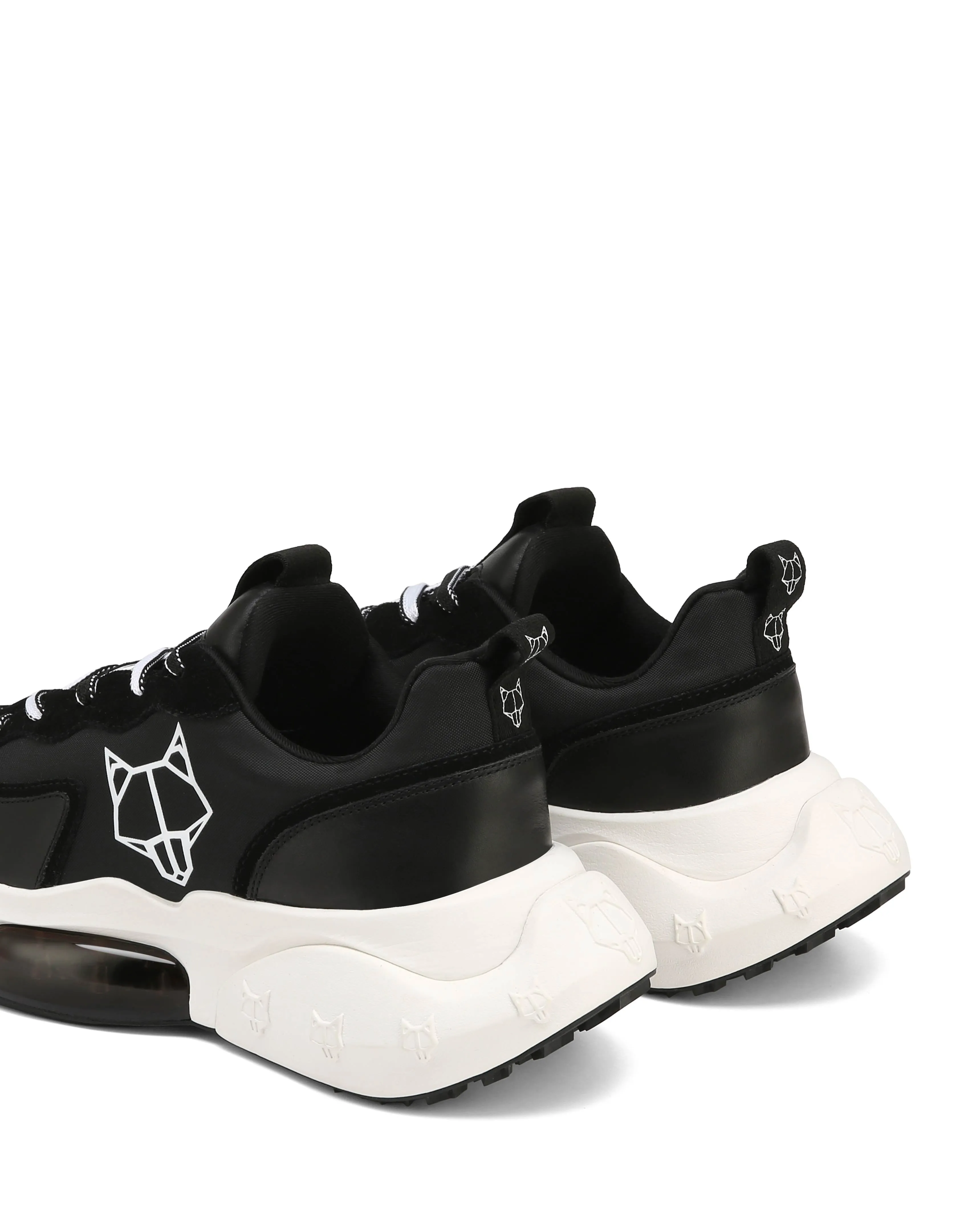 Turbo Casual Black/White
